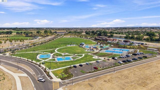 17863 Eastman Ct, Lathrop, CA 95330