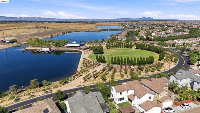 17863 Eastman Ct, Lathrop, CA 95330