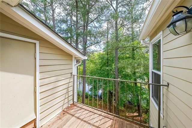2214 Lake Pointe Circle, Roswell, GA 30075