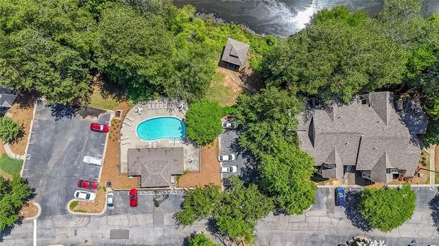 2214 Lake Pointe Circle, Roswell, GA 30075