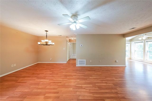 2214 Lake Pointe Circle, Roswell, GA 30075