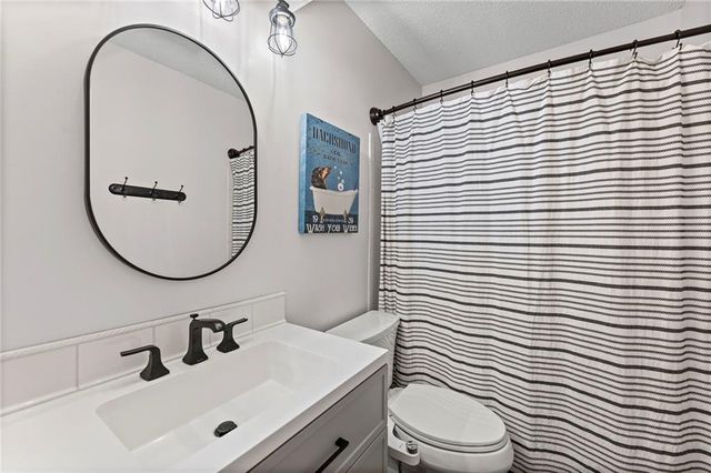 3619 NE 68th Terrace, Gladstone, MO 64119