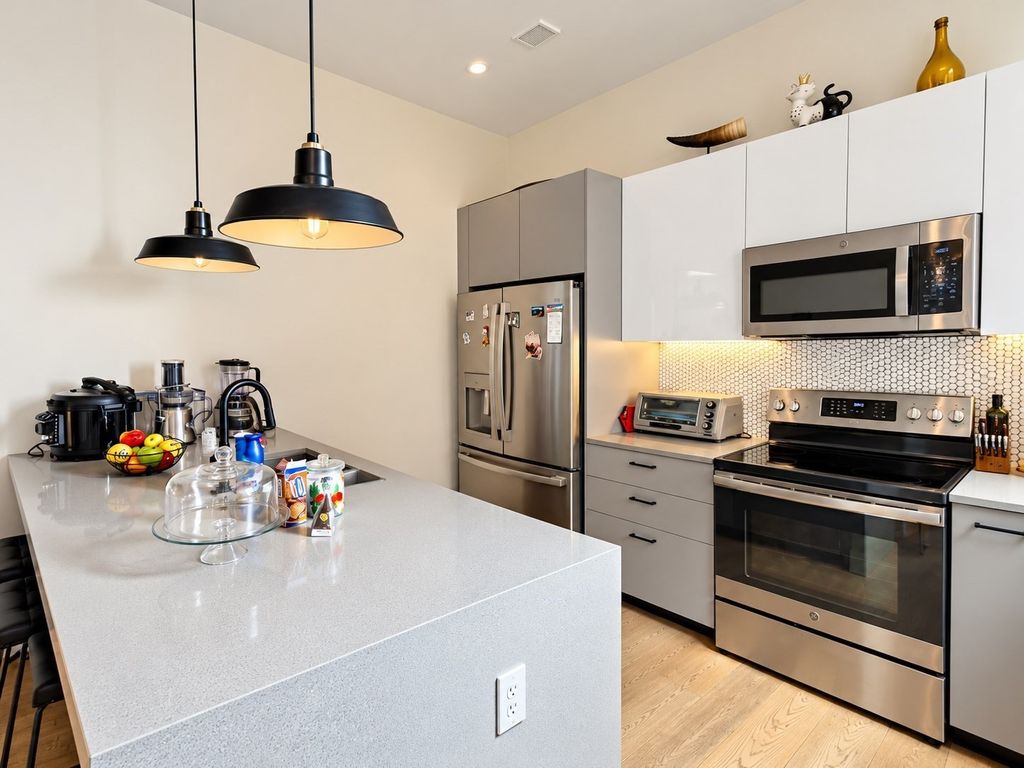 217-221 Essex Street 303, Salem, MA 01970