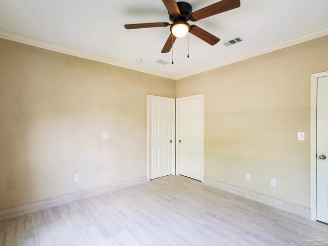 2425 E Johnson Ave E, Pensacola, FL 32514