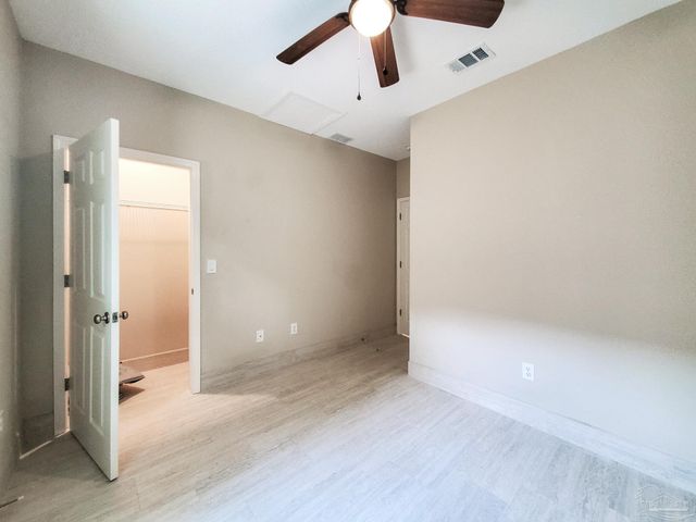 2425 E Johnson Ave E, Pensacola, FL 32514