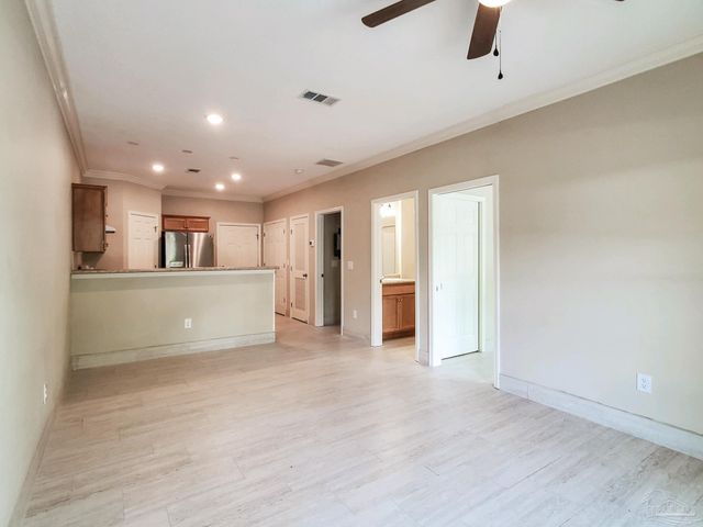 2425 E Johnson Ave E, Pensacola, FL 32514