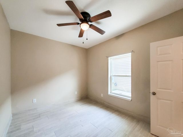 2425 E Johnson Ave E, Pensacola, FL 32514