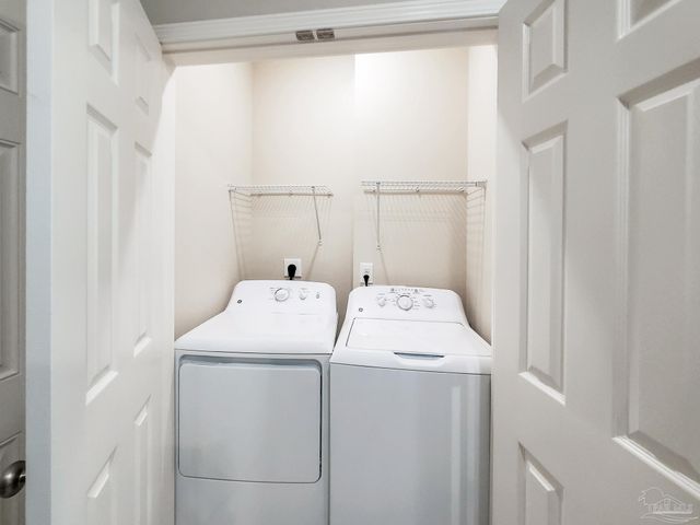 2425 E Johnson Ave E, Pensacola, FL 32514