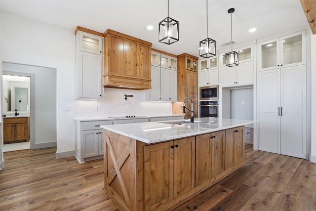 1081 Paradise Parkway, Poolville, TX 76487