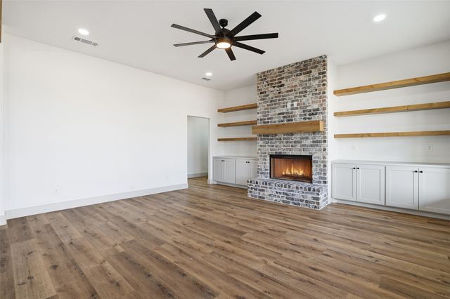 1081 Paradise Parkway, Poolville, TX 76487