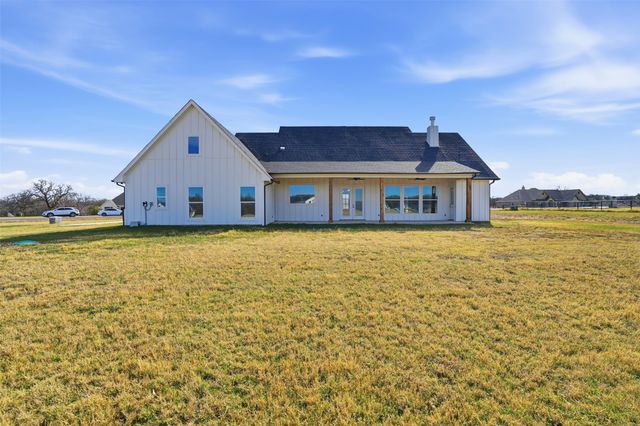 1081 Paradise Parkway, Poolville, TX 76487
