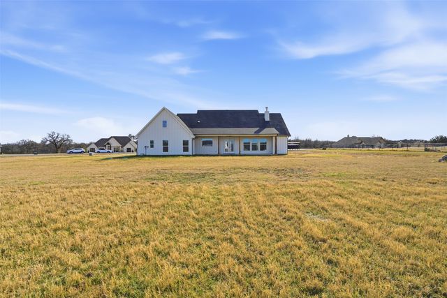 1081 Paradise Parkway, Poolville, TX 76487