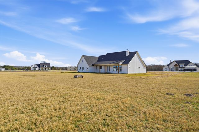 1081 Paradise Parkway, Poolville, TX 76487