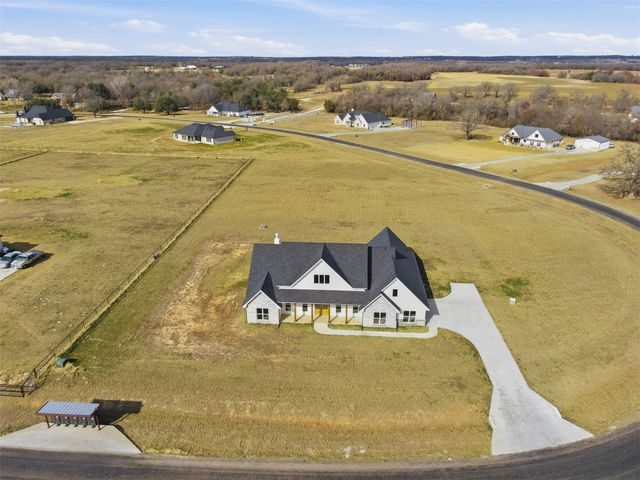 1081 Paradise Parkway, Poolville, TX 76487