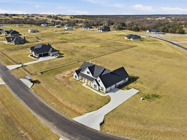 1081 Paradise Parkway, Poolville, TX 76487