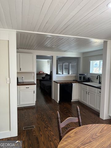 6937 W Currahee Street, Toccoa, GA 30577