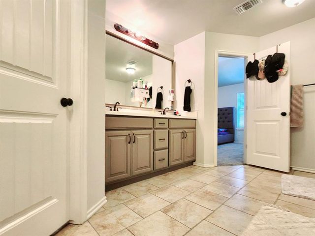 18600 Luna Drive, Edmond, OK 73012