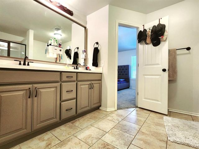 18600 Luna Drive, Edmond, OK 73012