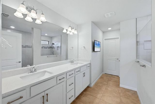 6126 BLUESTAR COURT, Lakewood Ranch, FL 34211