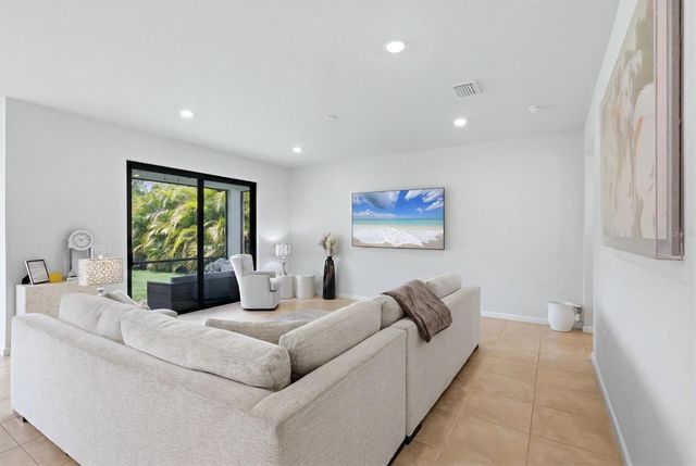 6126 BLUESTAR COURT, Lakewood Ranch, FL 34211
