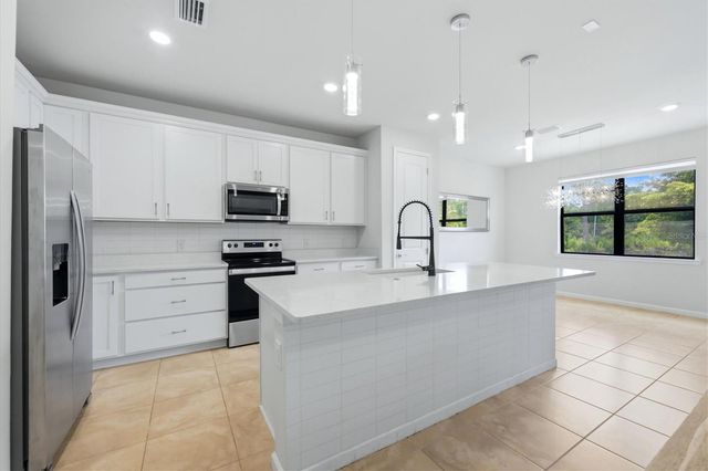 6126 BLUESTAR COURT, Lakewood Ranch, FL 34211