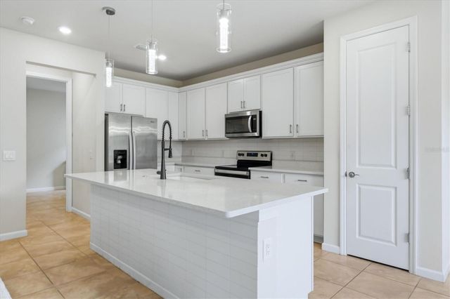 6126 BLUESTAR COURT, Lakewood Ranch, FL 34211