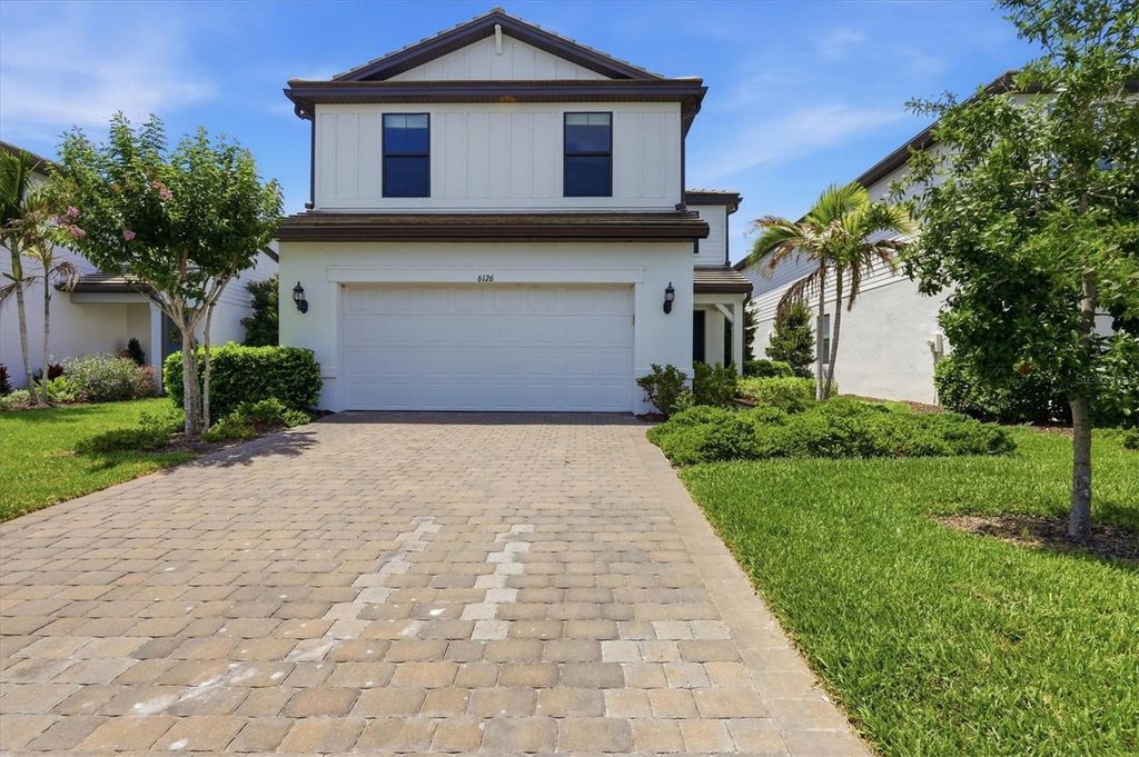 6126 BLUESTAR COURT, Lakewood Ranch, FL 34211