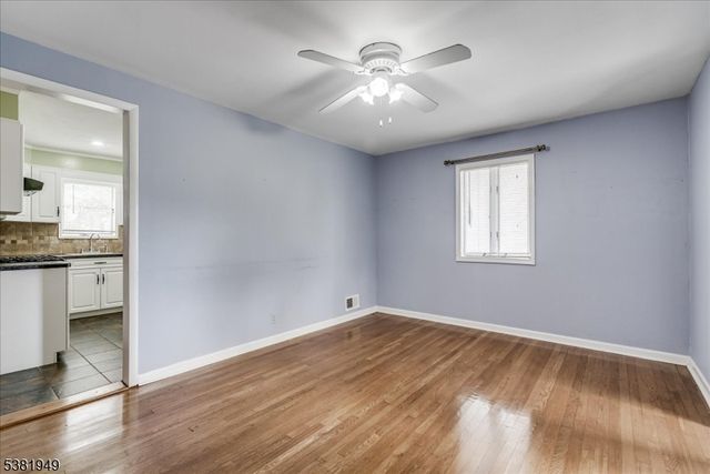33 Sunset Dr, Clark Twp., NJ 07066