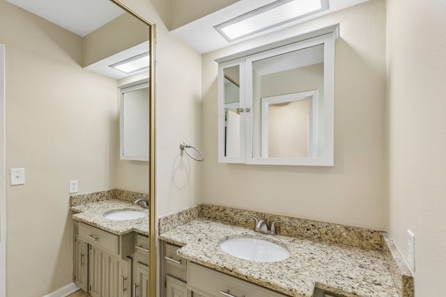 411 Creekside Drive, Richardson, TX 75081