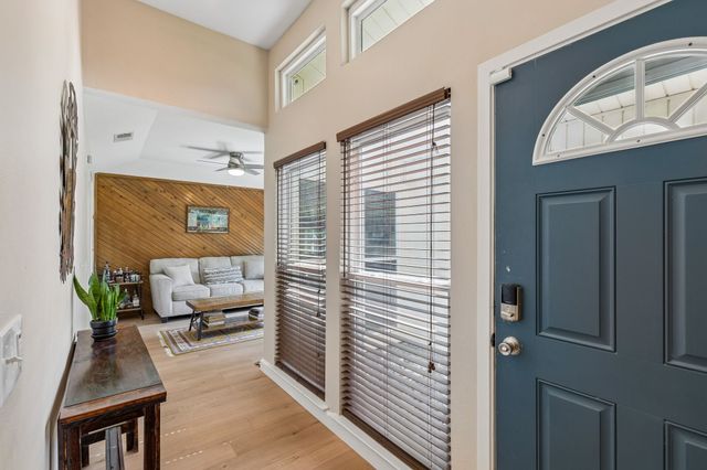 411 Creekside Drive, Richardson, TX 75081