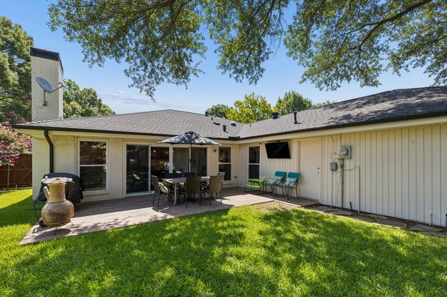 411 Creekside Drive, Richardson, TX 75081