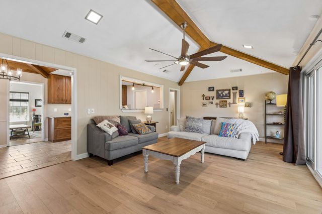 411 Creekside Drive, Richardson, TX 75081