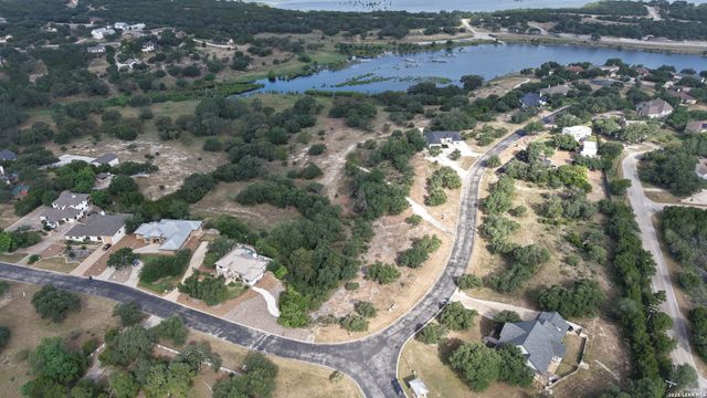 1243 KINGS COVE DR, Canyon Lake, TX 78133