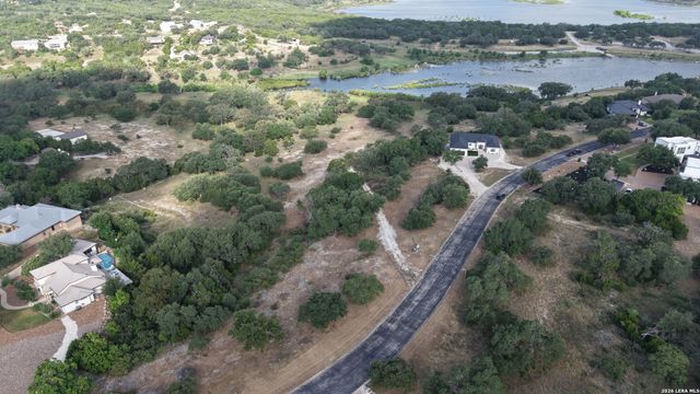 1243 KINGS COVE DR, Canyon Lake, TX 78133