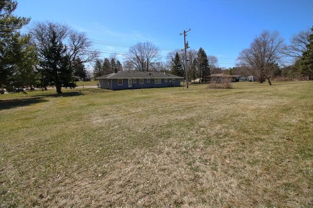 W270N390 Arrowhead TRAIL, Waukesha, WI 53188