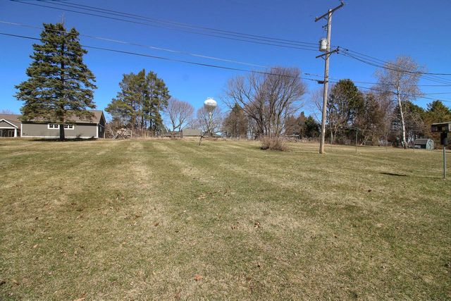 W270N390 Arrowhead TRAIL, Waukesha, WI 53188