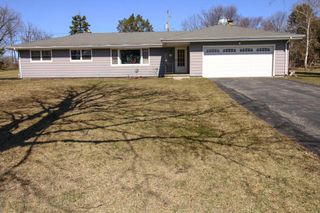 W270N390 Arrowhead TRAIL, Waukesha, WI 53188