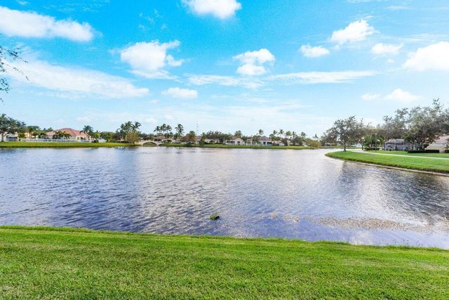 8222 Dominica Place, Wellington, FL 33414
