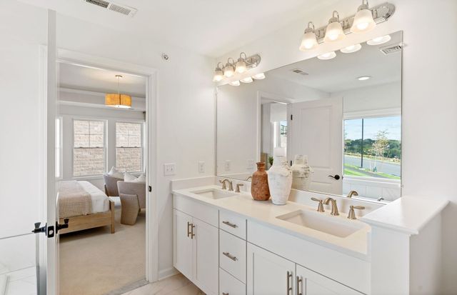 23 Emerald Run 0014, Shrewsbury, MA 01545