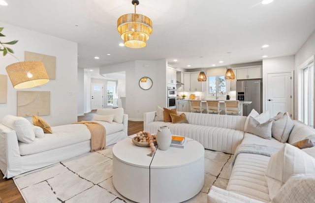 23 Emerald Run 0014, Shrewsbury, MA 01545