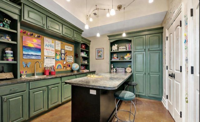 443 S Madison Street, Hinsdale, IL 60521