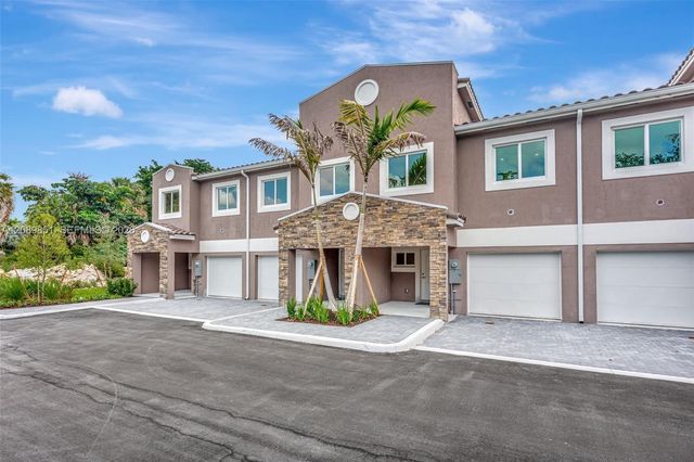 1533 NW 94th Way, Coral Springs, FL 33071