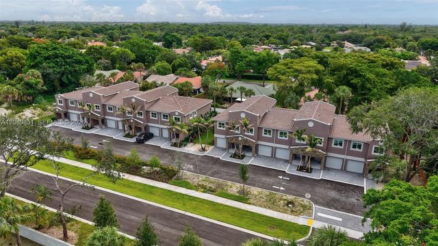1533 NW 94th Way, Coral Springs, FL 33071