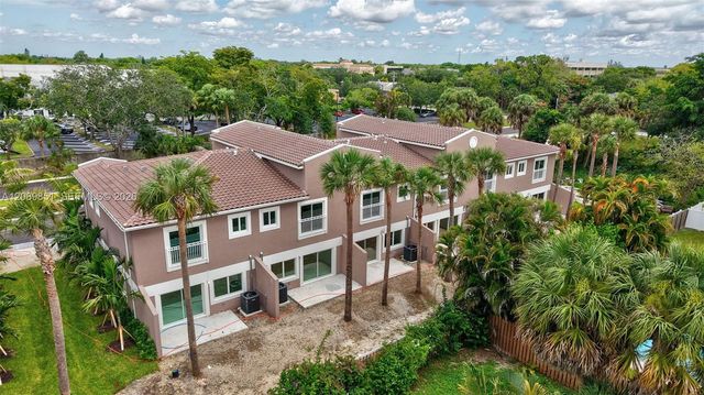 1533 NW 94th Way, Coral Springs, FL 33071
