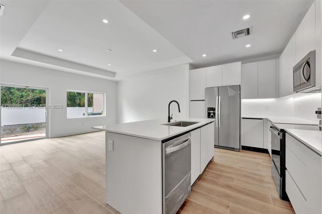 1533 NW 94th Way, Coral Springs, FL 33071