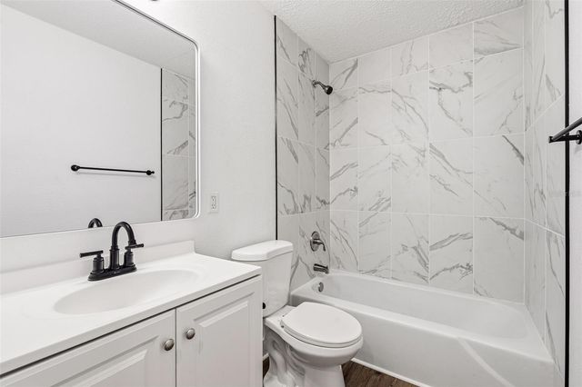 5632 ESPANOLA AVENUE, North Port, FL 34287