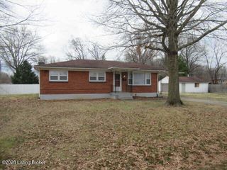 4330 Bayberry Dr, Louisville, KY 40216