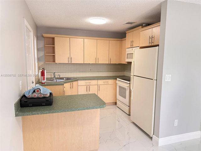 252 NW 50th Avenue 252, Miami, FL 33126
