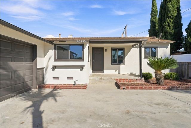 10255 Newville Avenue, Downey, CA 90241