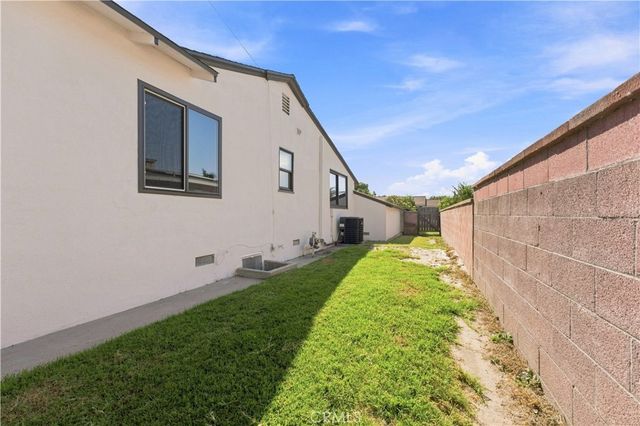 10255 Newville Avenue, Downey, CA 90241